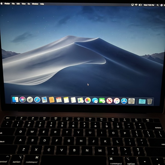 Apple Gold Laptop Sleek Design High Performance - Picture 2 of 16